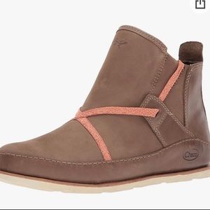 Chaco Women's Harper Mid Hiking Shoe